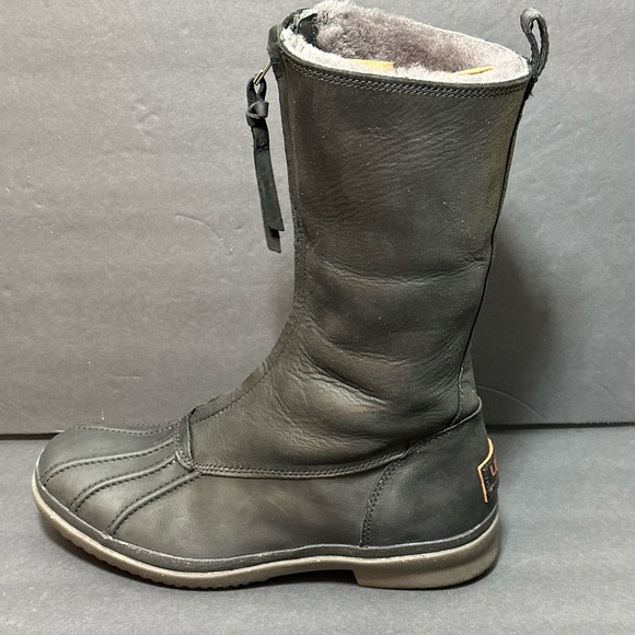 UGG Waterproof Leather Winter Boots (Size 8 US) - Picture 5 of 9